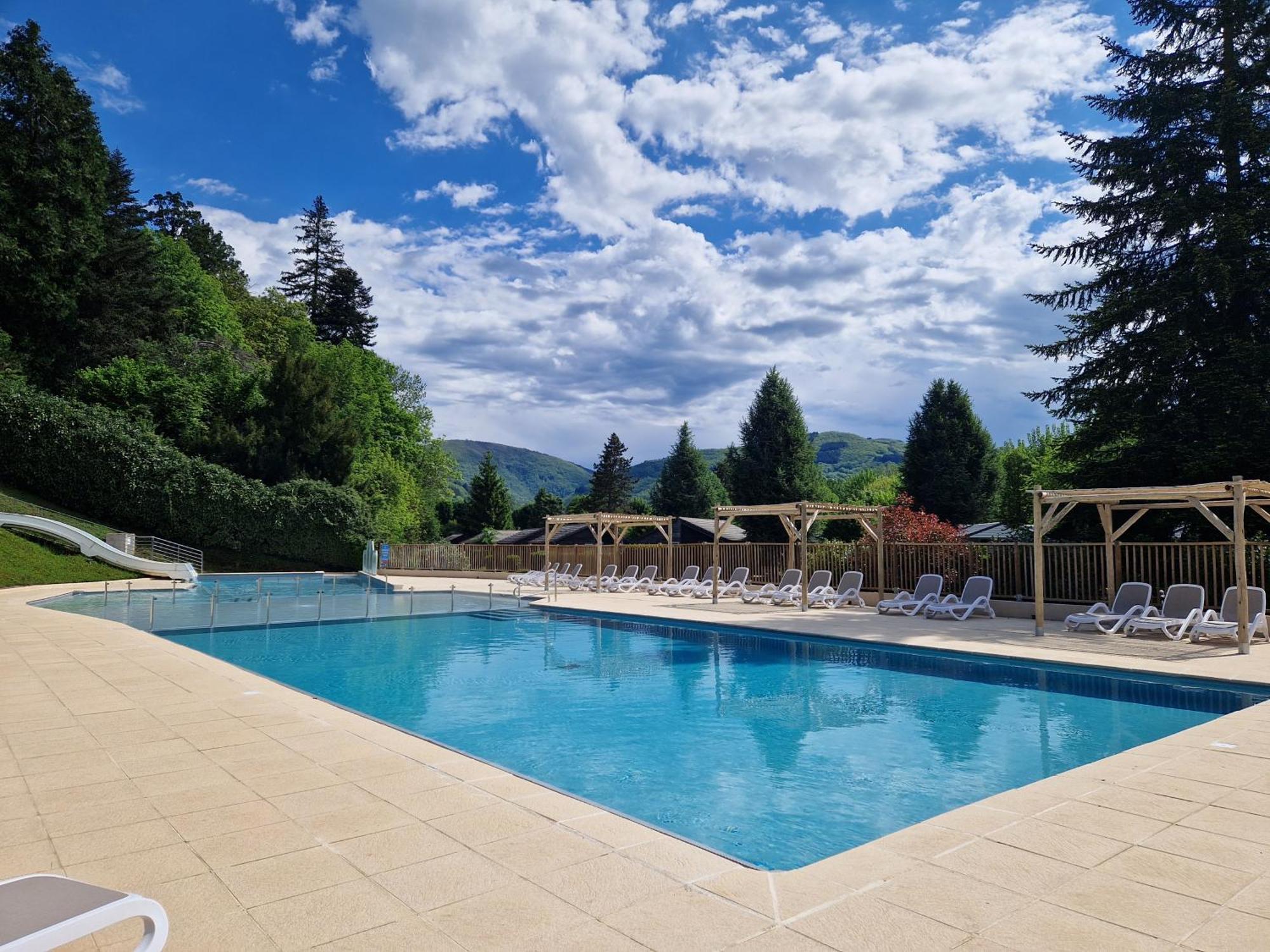 Camping Paradis Marmotel Saint-Geniez-dʼOlt Exterior foto