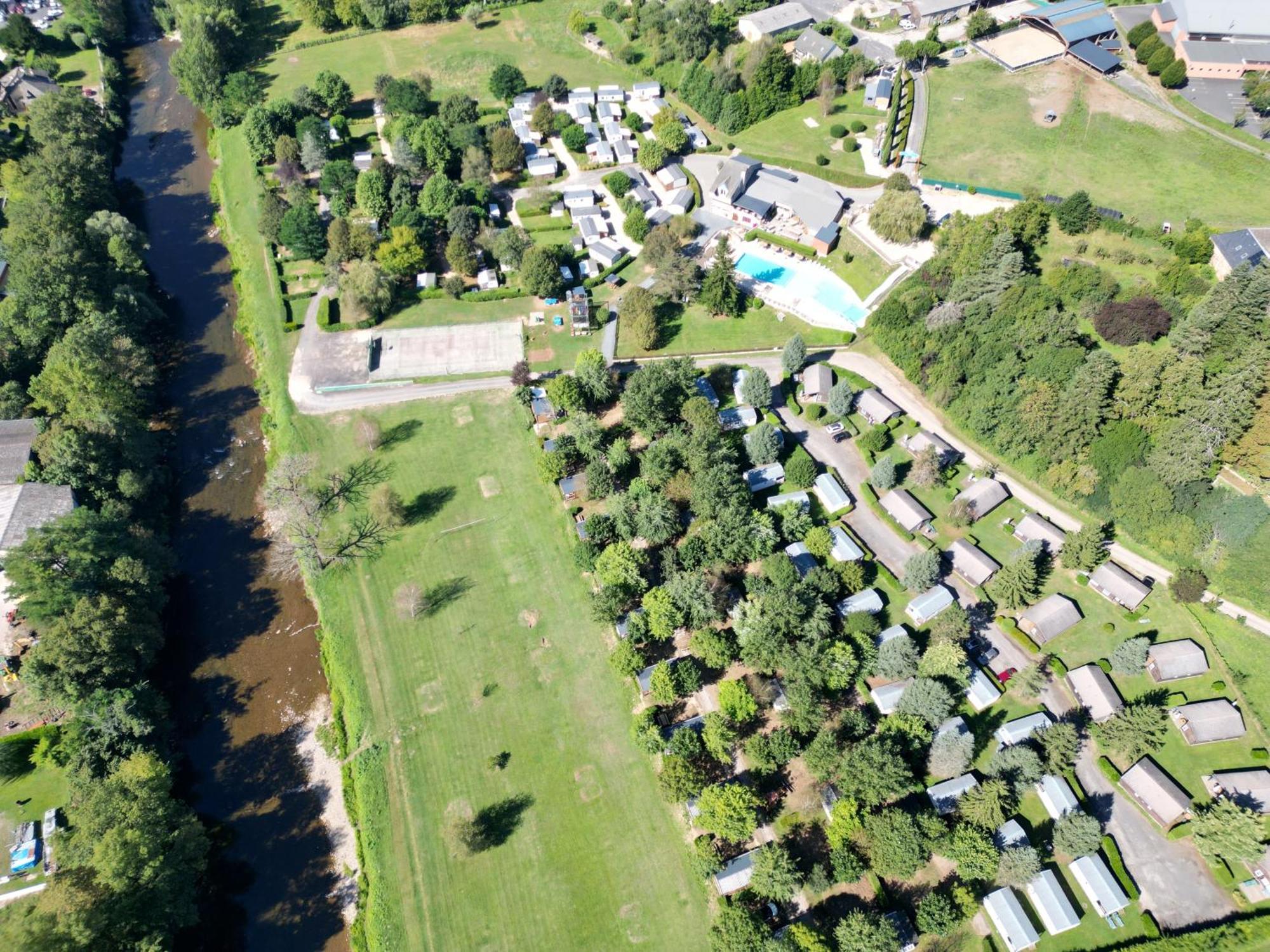 Camping Paradis Marmotel Saint-Geniez-dʼOlt Exterior foto